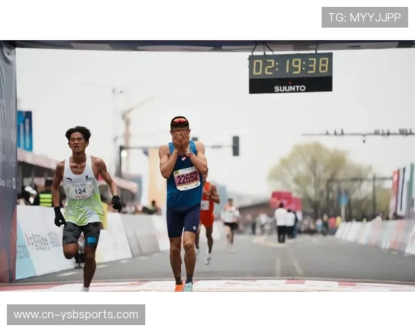 柏林马拉松萨维高温下夺冠，成绩2小时02分16秒位列历代第六